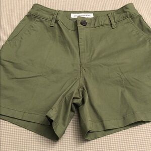 Army Green size 6 Amazon Essentials Shorts 97% Cotton/3% Elastane EUC #1265